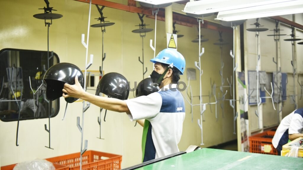 Operator Sprayman PT Dharma Poliplast