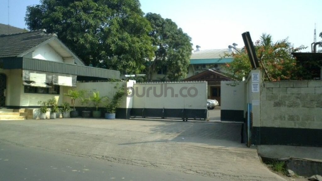 Operator Gudang PT Eagle Indo Pharma